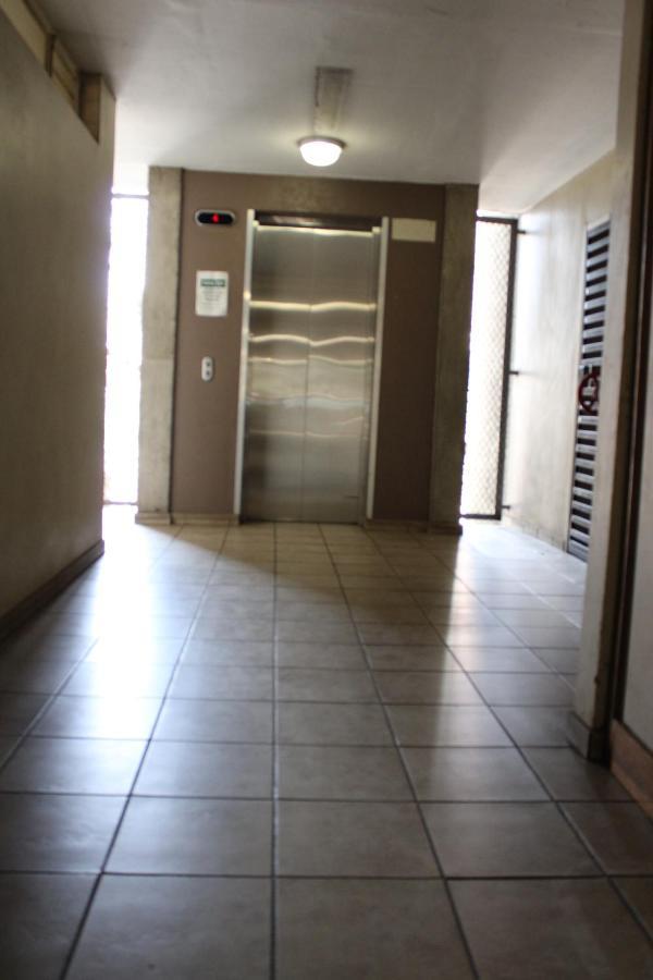 Smart And Cozy Studio With Netflix And Showmax Pretoria-Noord Exterior foto